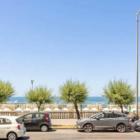 Bagni Pancaldi Sea View Apartment! شقة ليفورنو